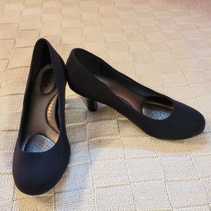 Abella Womens Navy Blue 2" Heels Size 5.5